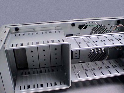 晶瑩的空間——HKC月光騎士8007機(jī)箱通訊設(shè)備評測